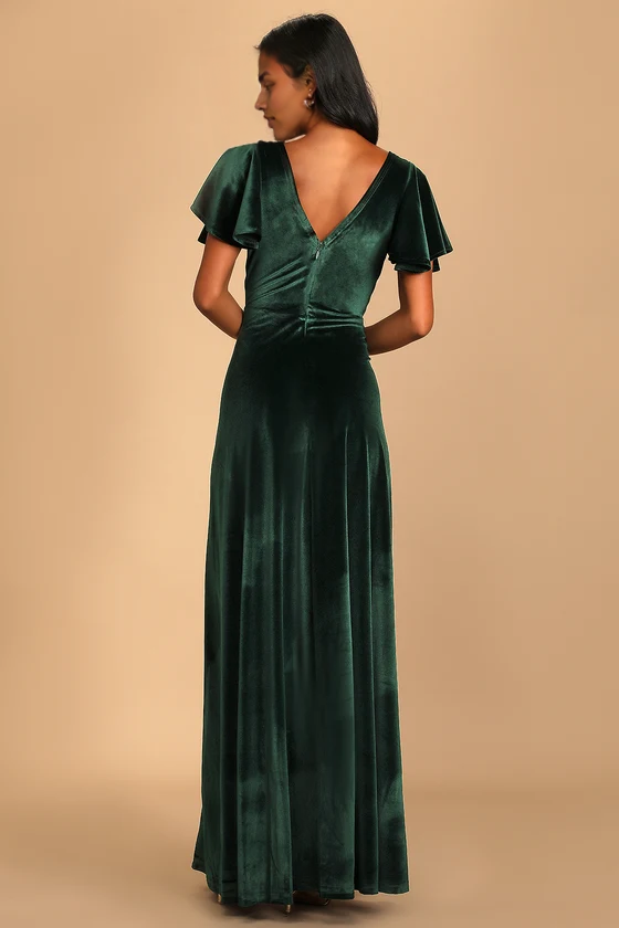 Vestidos formales de Weitese para mujer: vestido largo de terciopelo verde esmeralda con mangas onduladas en tiendas de vestidos de fiesta.